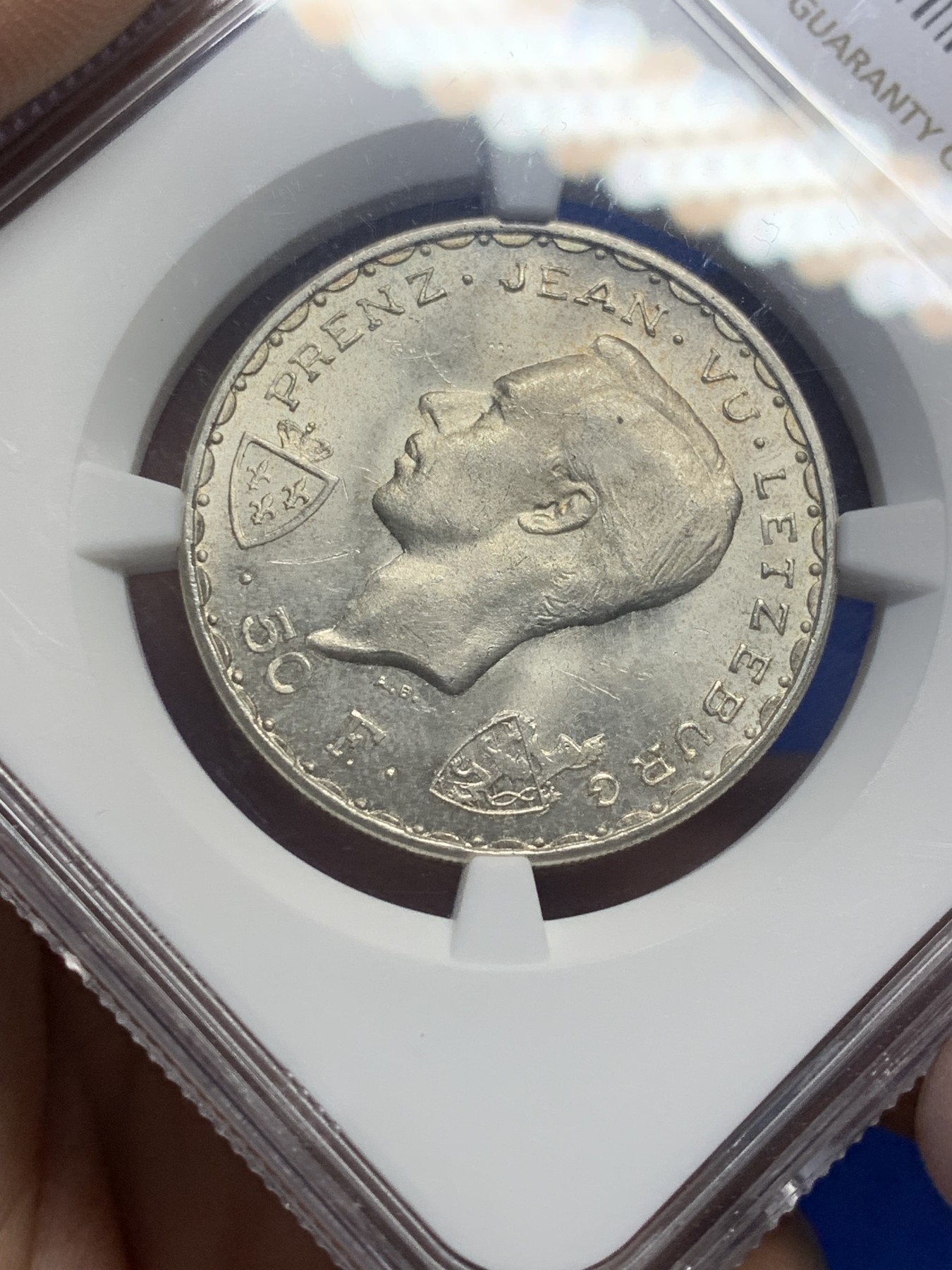 《竞宝斋》第208场-周日，周一 2场 (全场包邮) NGC-MS63 卢森堡1946年盲人约翰50法郎马剑银币