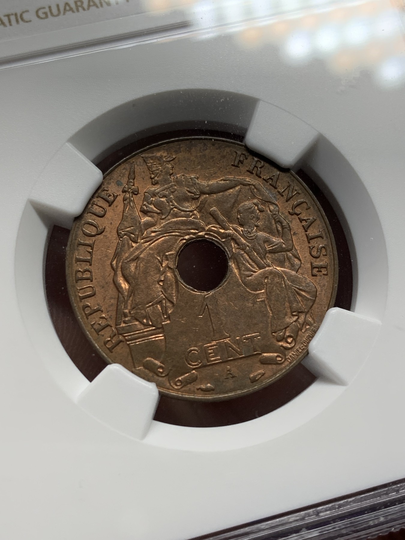 《竞宝斋》第208场-周日，周一 2场 (全场包邮) NGC-MS63RB 法属印支1938A百分之一铜币，玛丽安娜女神，汉字经典品种。铜光靓丽