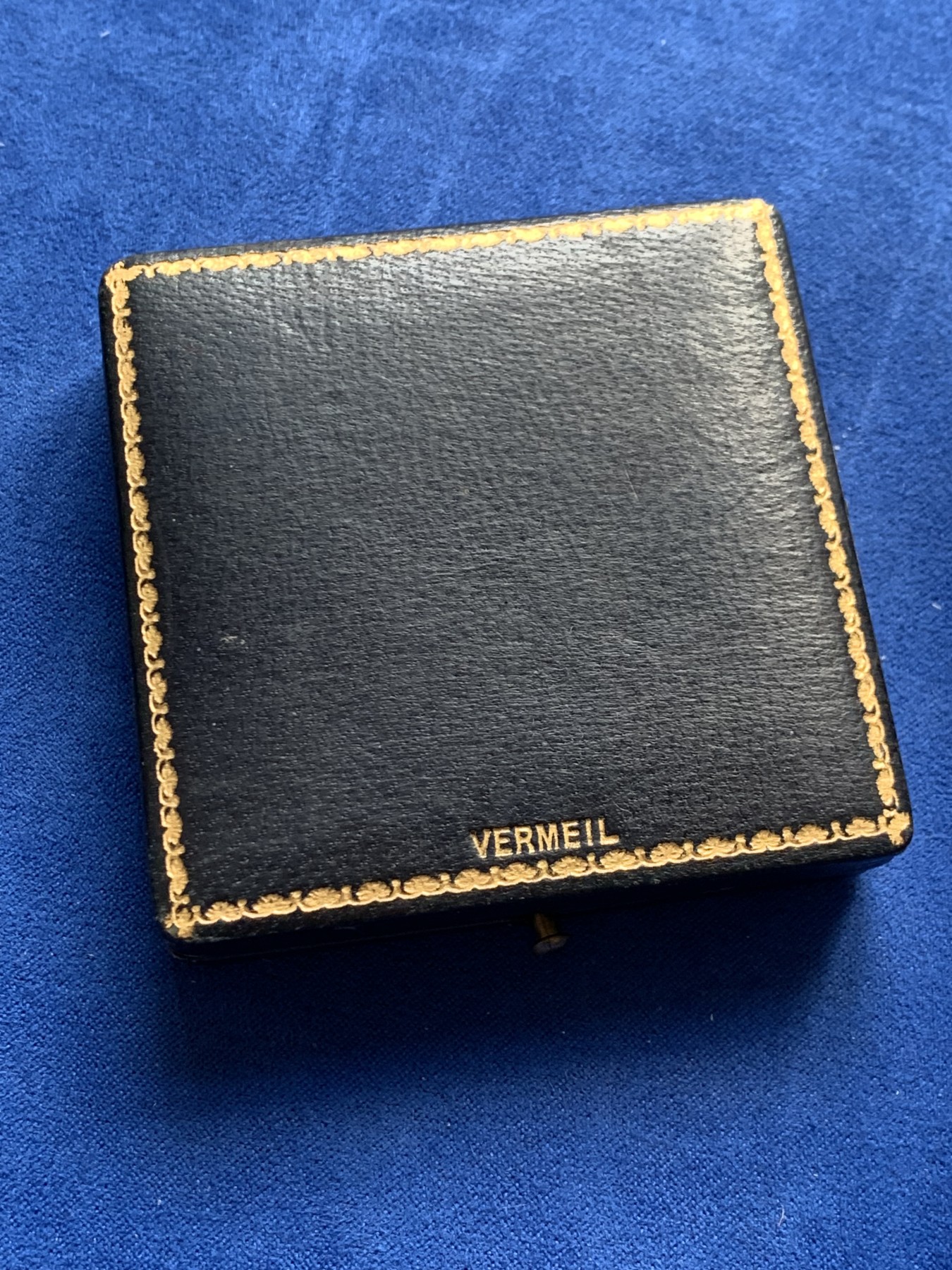 《竞宝斋》第208场-周日，周一 2场 (全场包邮) 法国大师罗蒂作品 戎装玛丽安娜原盒镀金银章，丰饶角边铭，36mm，20g