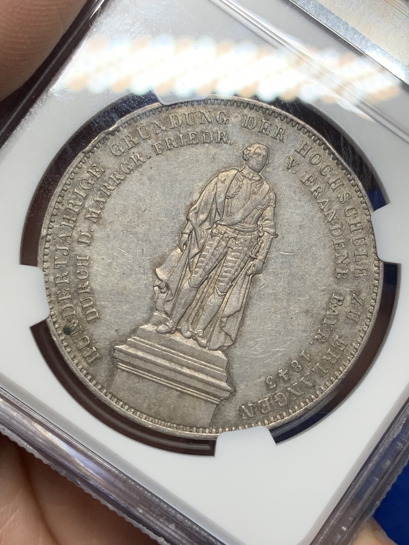 《竞宝斋》第208场-周日，周一 2场 (全场包邮) NGC AU 德国 1843 巴伐利亚埃尔朗根学院站像2泰勒 37克的大银币 稀少品种 底光细节都不错