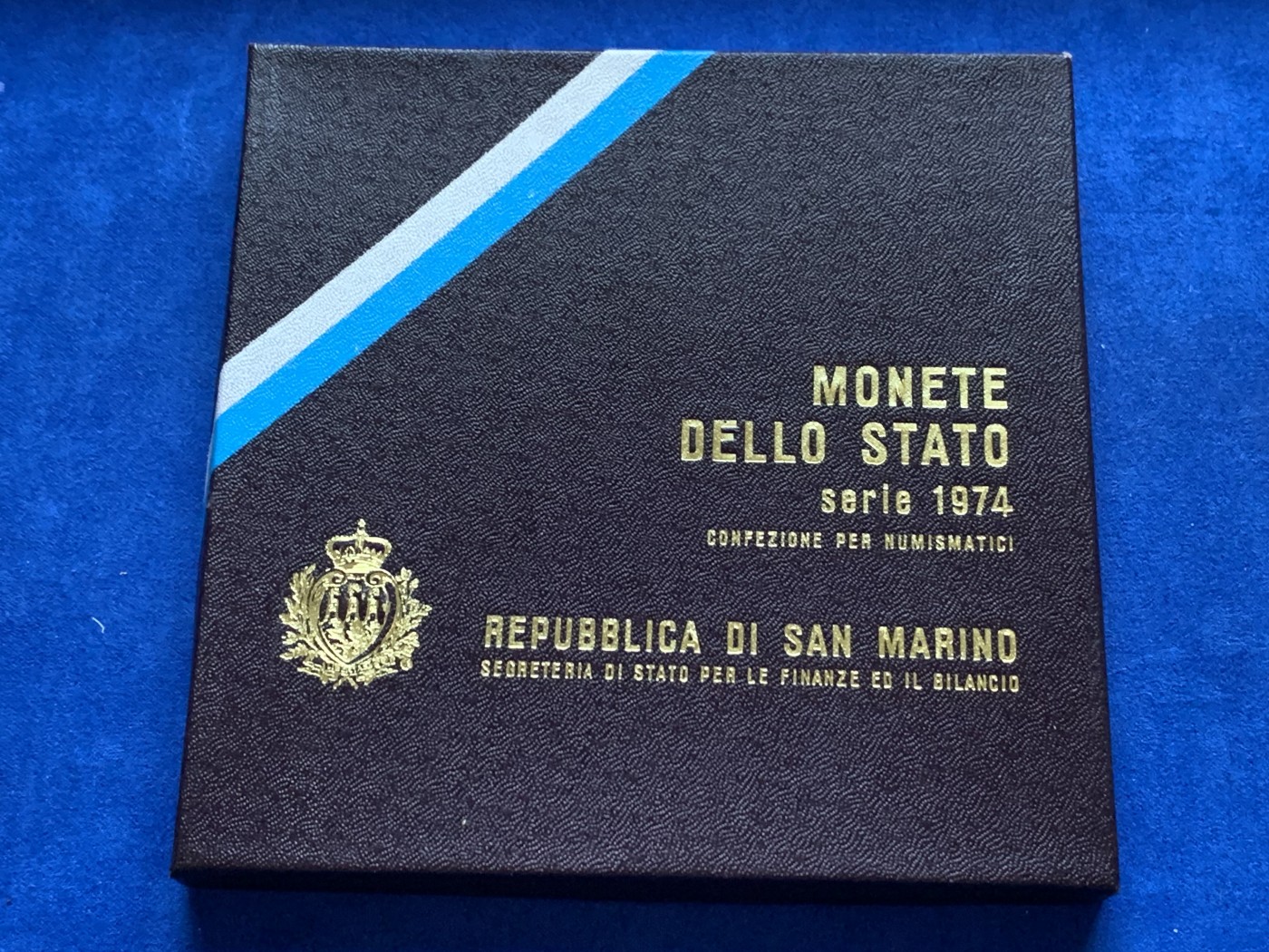 《竞宝斋》第208场-周日，周一 2场 (全场包邮) 圣马力诺1974套币，含一枚500里拉银币 原盒证