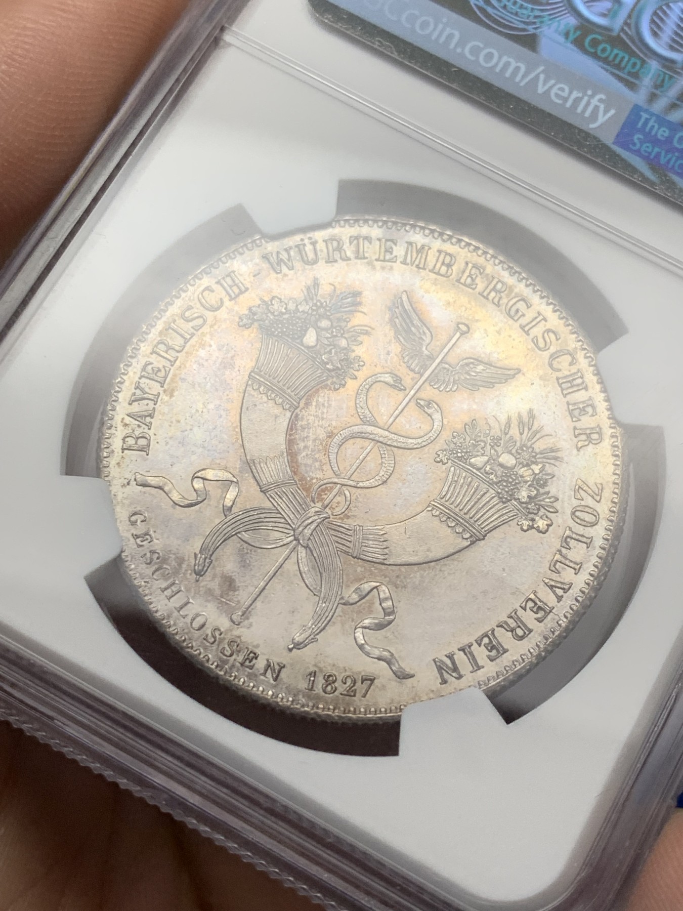 《竞宝斋》第208场-周日，周一 2场 (全场包邮) NGC MS64 德国 1827  巴伐利亚路德维希一世 海关条约纪念大泰勒银币  底板细节包浆 一旦拥有别无所求