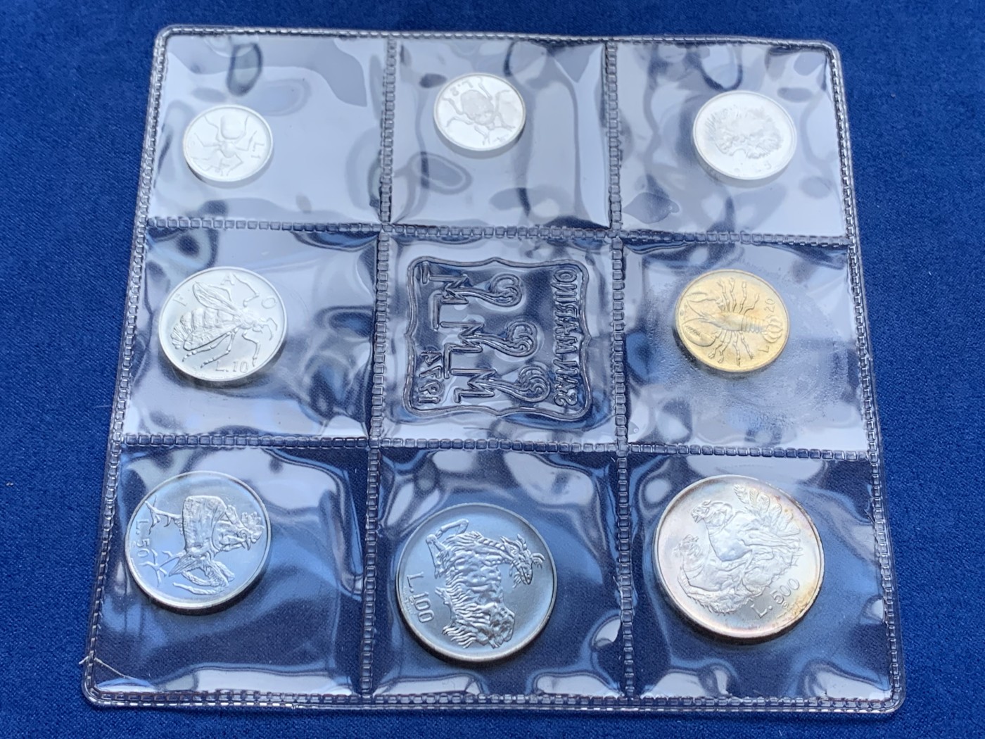 《竞宝斋》第208场-周日，周一 2场 (全场包邮) 圣马力诺1974套币，含一枚500里拉银币 原盒证