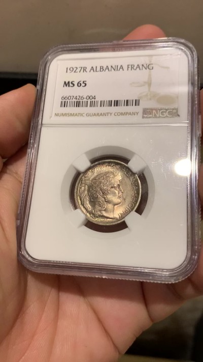 《竞宝斋》第208场-周日，周一 2场 (全场包邮) NGC MS65 阿尔巴尼亚 1927 女神1弗朗 银币 稀缺品种 双面五彩包浆 外拍热门品种 流通币 发行量只有10万枚