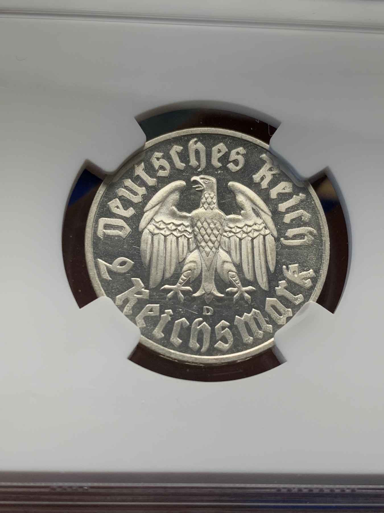 《竞宝斋》第208场-周日，周一 2场 (全场包邮) NGC-PF65高分 德国1933年马丁路德2马克精制银币 德三中极少的品种