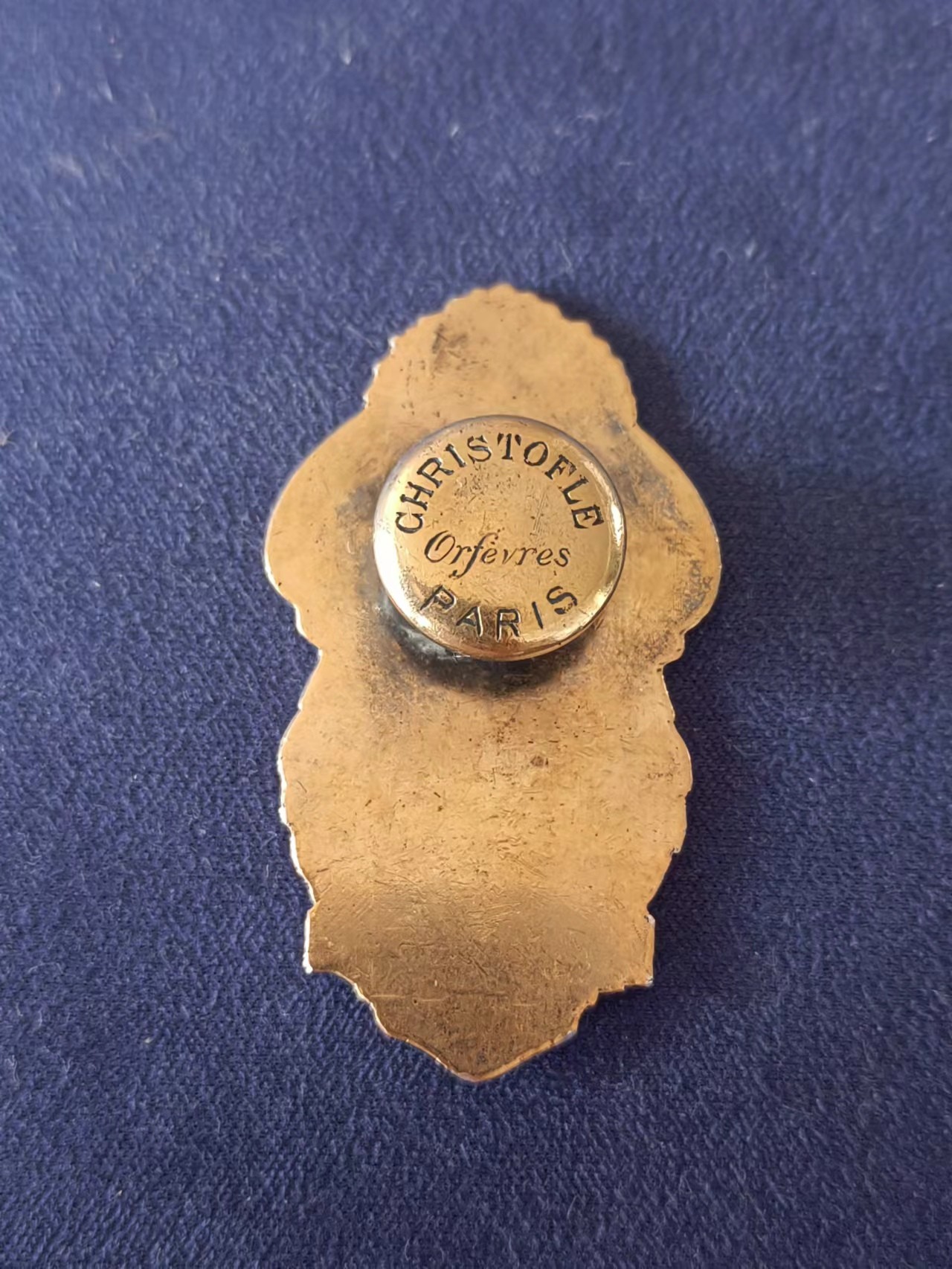 外国章牌第十八期 1900年巴黎世界博览会评审团胸章，长 41mm，银镀金。