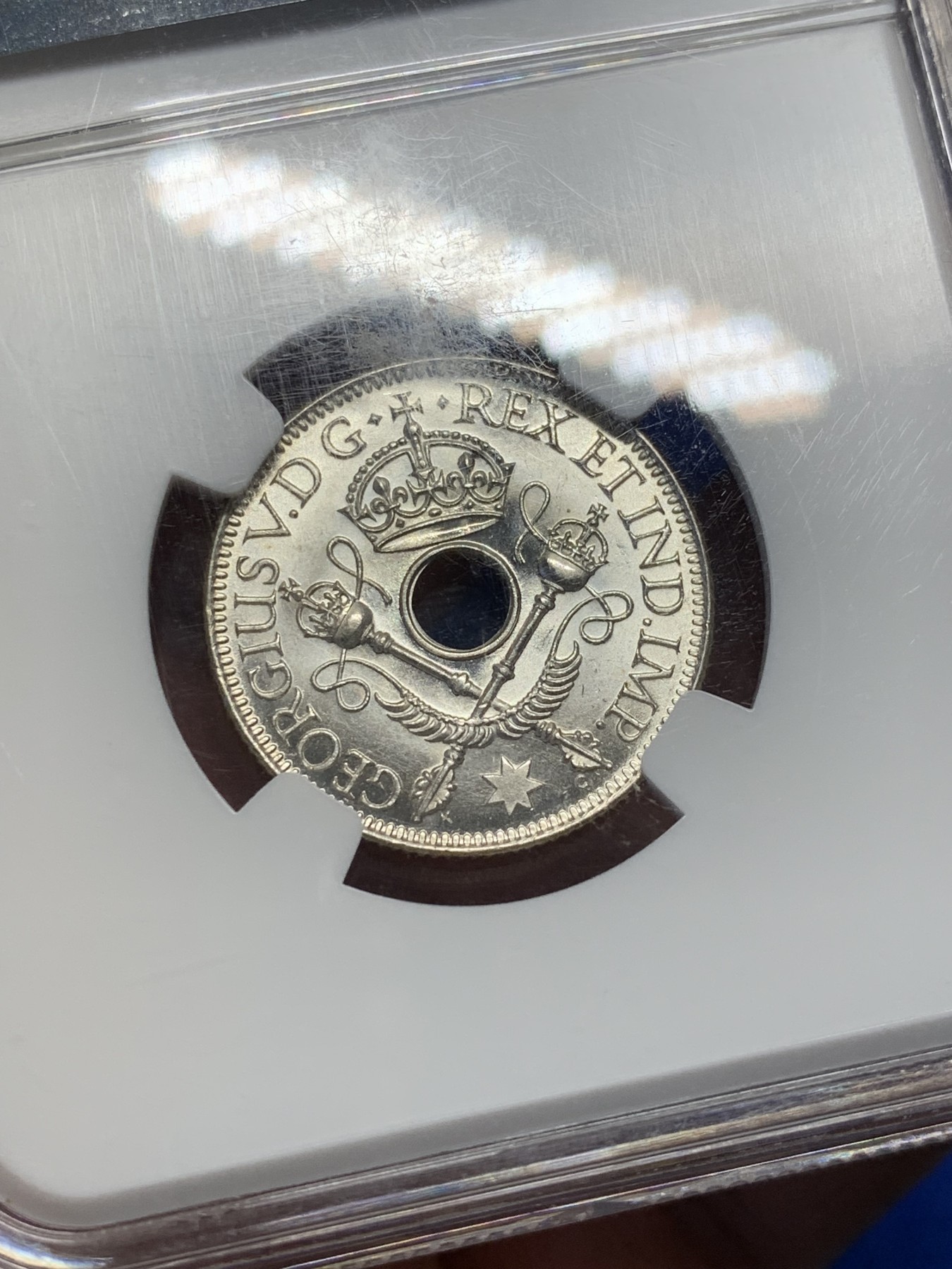 《竞宝斋》第208场-周日，周一 2场 (全场包邮) NGC-MS65 英属新几内亚 1935年 1先令银币 乔治五世 高分原光品相 稀少品种