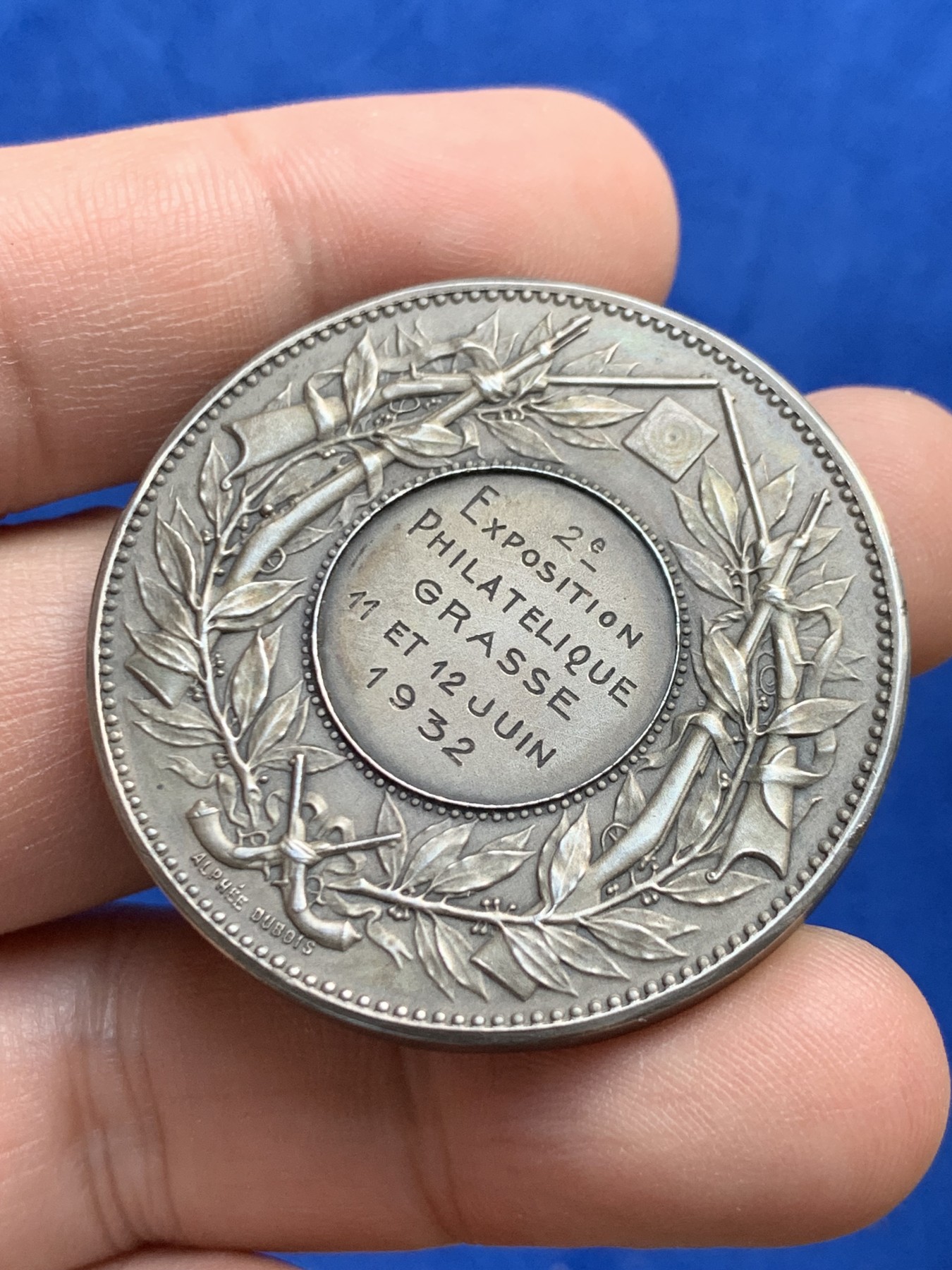 《竞宝斋》第208场-周日，周一 2场 (全场包邮) 法国射击比赛银章 41mm 重41.2g 边铭丰饶角2A 包浆入骨 品相不错（送原盒）