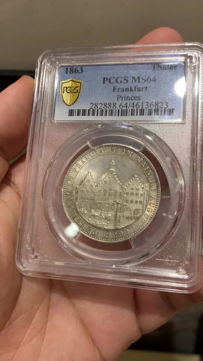 《竞宝斋》第208场-周日，周一 2场 (全场包邮) PCGS MS64 德国法兰克福 1863 王子会议 城市景观泰勒 双面均匀的淡彩包浆 高分难得