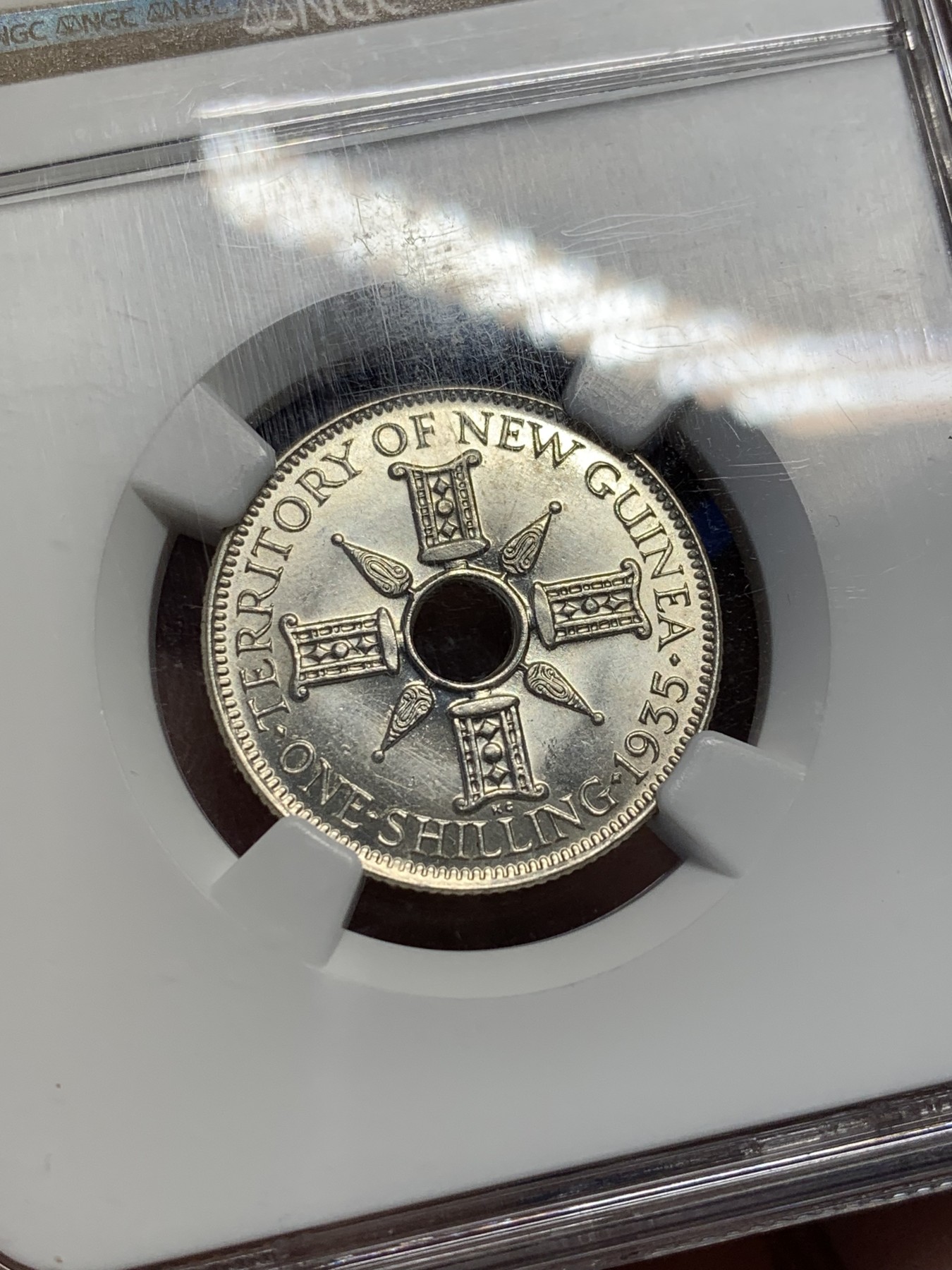 《竞宝斋》第208场-周日，周一 2场 (全场包邮) NGC-MS65 英属新几内亚 1935年 1先令银币 乔治五世 高分原光品相 稀少品种