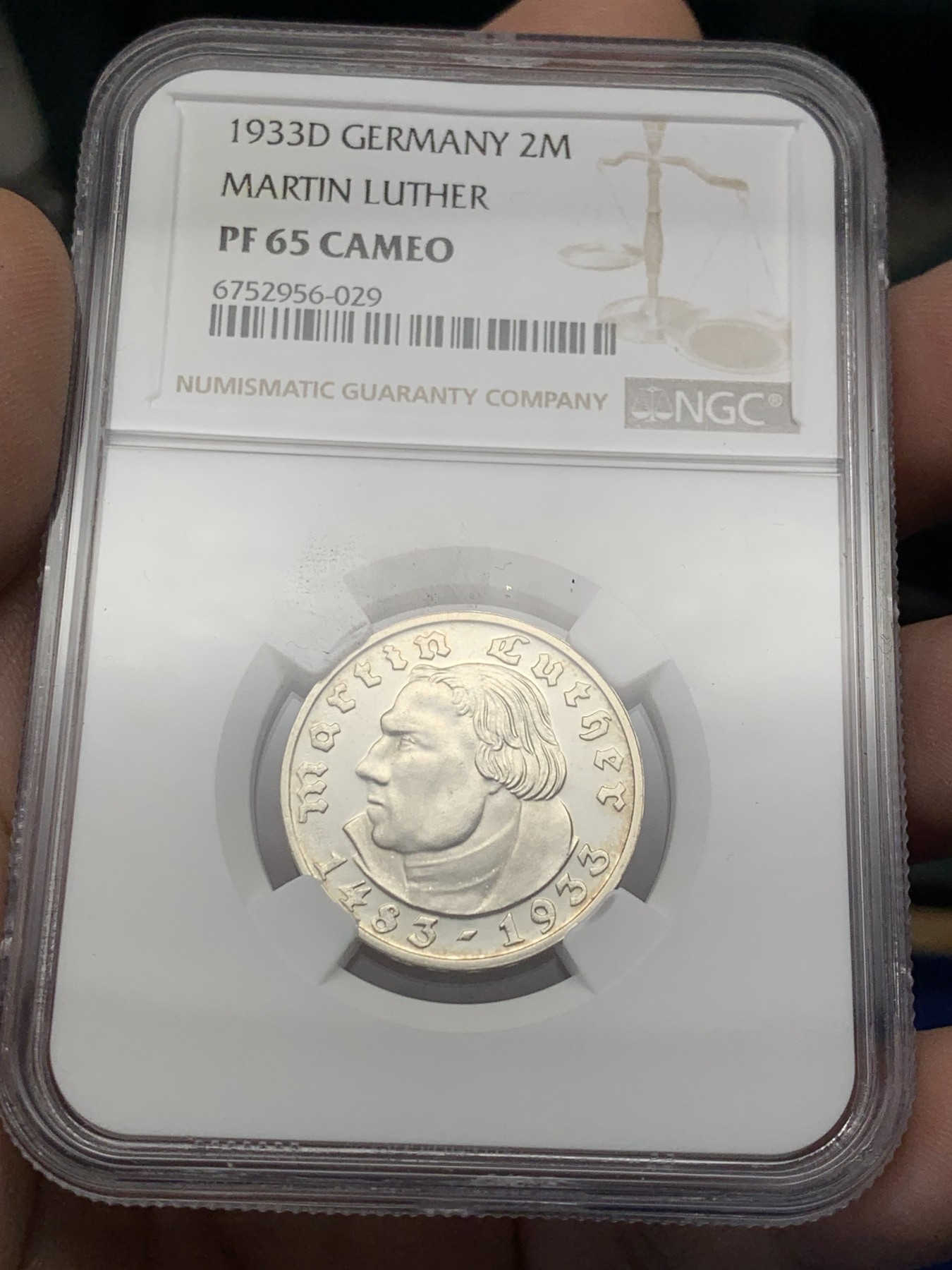《竞宝斋》第208场-周日，周一 2场 (全场包邮) NGC-PF65高分 德国1933年马丁路德2马克精制银币 德三中极少的品种
