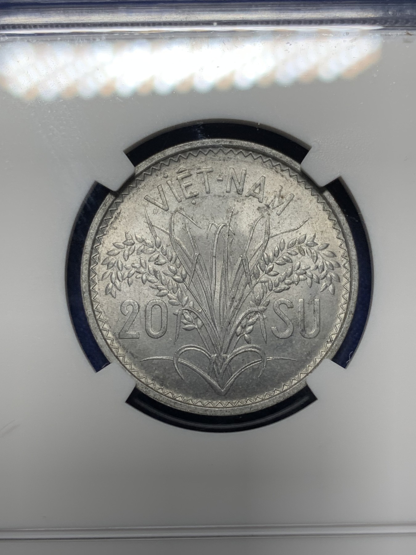 《竞宝斋》第208场-周日，周一 2场 (全场包邮) NGC MS63 越南1953三美女20苏铝币