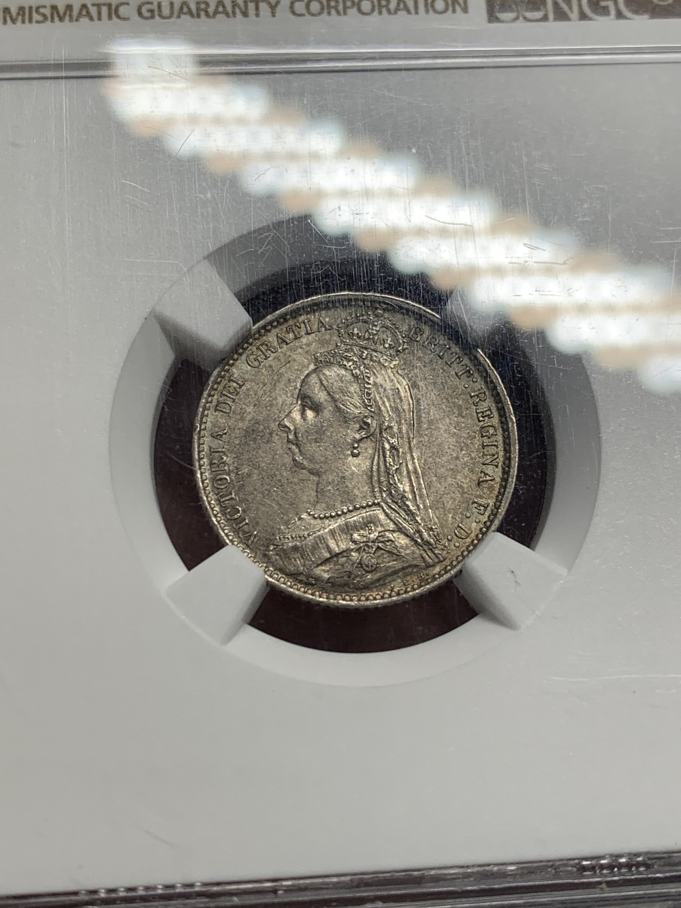 《竞宝斋》第208场-周日，周一 2场 (全场包邮) NGC  MS63  英国1887维多利亚女王头像数字6便士银币