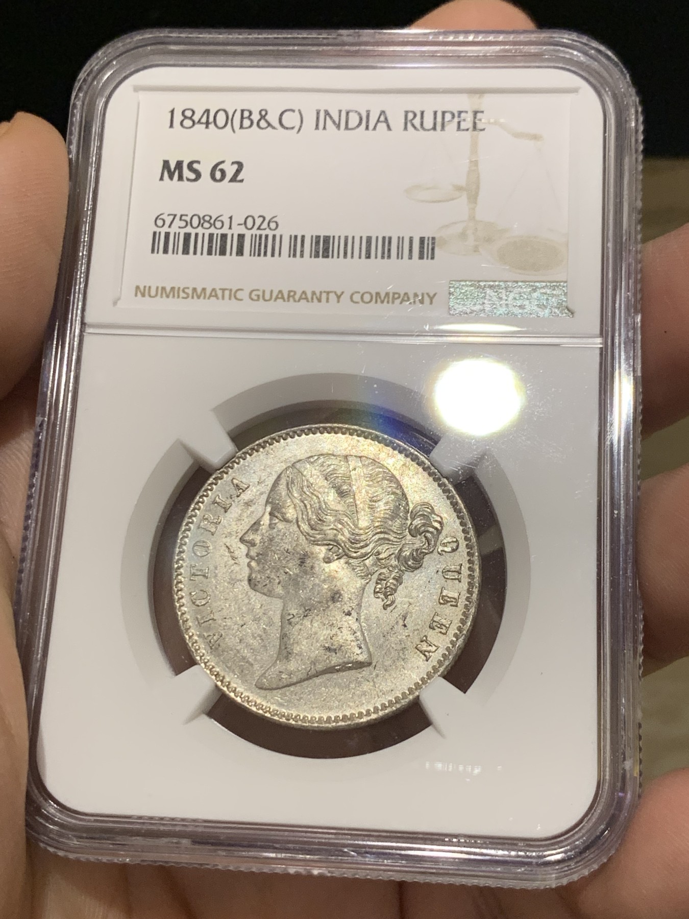 《竞宝斋》第208场-周日，周一 2场 (全场包邮) NGC-MS62 英属东印度公司1840年维多利亚双辫1卢比银币 MS品稀少