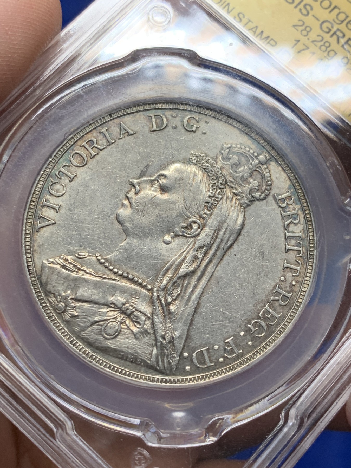 《竞宝斋》第208场-周日，周一 2场 (全场包邮) CSIS国评AU50 英国1890年维多利亚高冠马剑1克朗银币