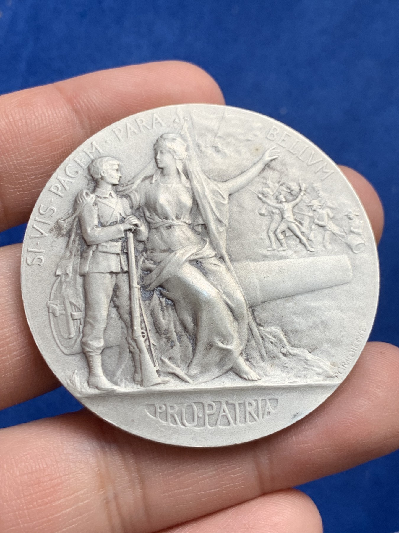 《竞宝斋》第208场-周日，周一 2场 (全场包邮) 法国军事战争准备银章 49.7mm 63.3g 边铭丰饶角银标 品相不错（送磁吸木盒）