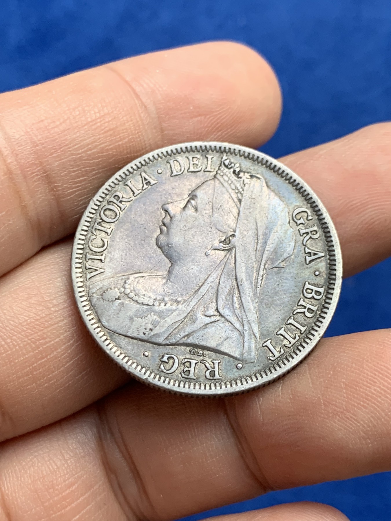 《竞宝斋》第208场-周日，周一 2场 (全场包邮) 英国1900年维多利亚批纱半克朗银币