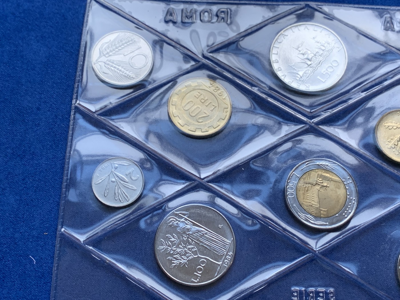 《竞宝斋》第208场-周日，周一 2场 (全场包邮) 意大利1984年套币，发行量少，不常见年份