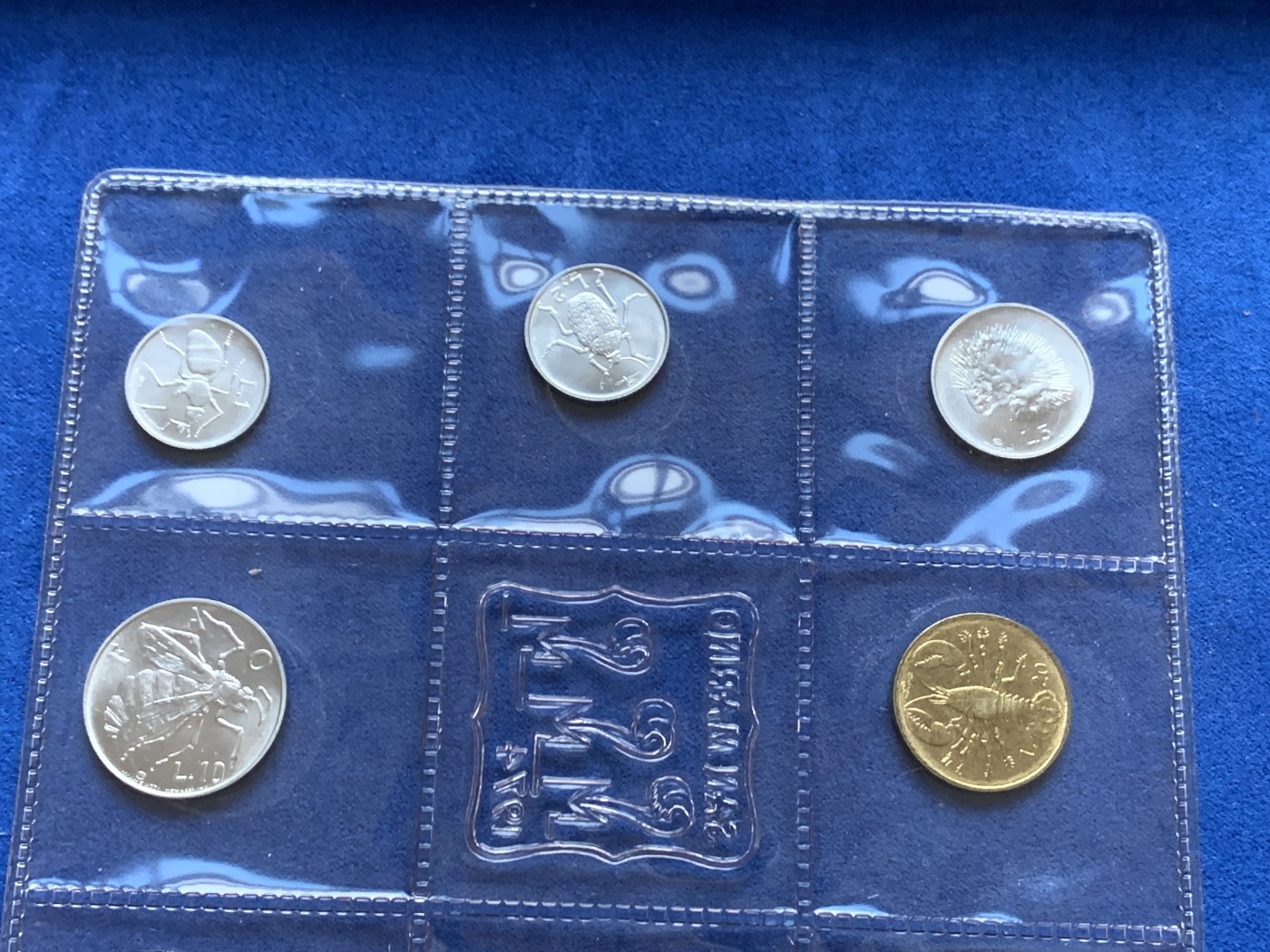 《竞宝斋》第208场-周日，周一 2场 (全场包邮) 圣马力诺1974套币，含一枚500里拉银币 原盒证