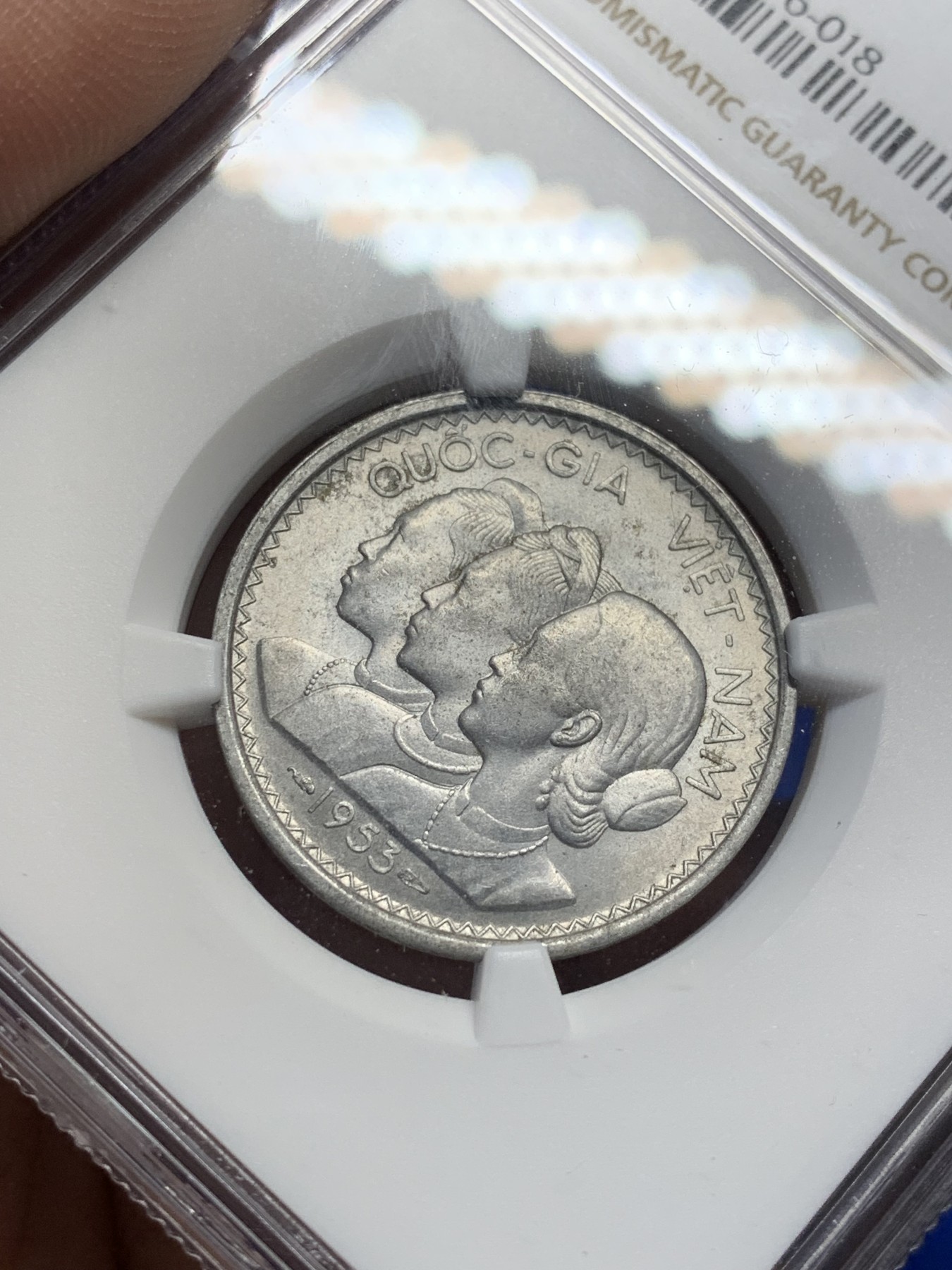 《竞宝斋》第208场-周日，周一 2场 (全场包邮) NGC MS63 越南1953三美女20苏铝币