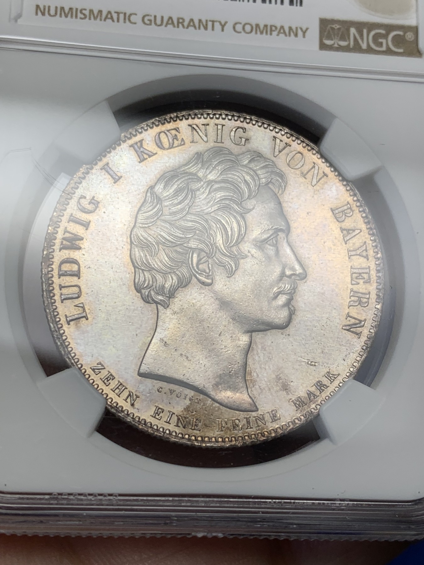 《竞宝斋》第208场-周日，周一 2场 (全场包邮) NGC MS64 德国 1827  巴伐利亚路德维希一世 海关条约纪念大泰勒银币  底板细节包浆 一旦拥有别无所求