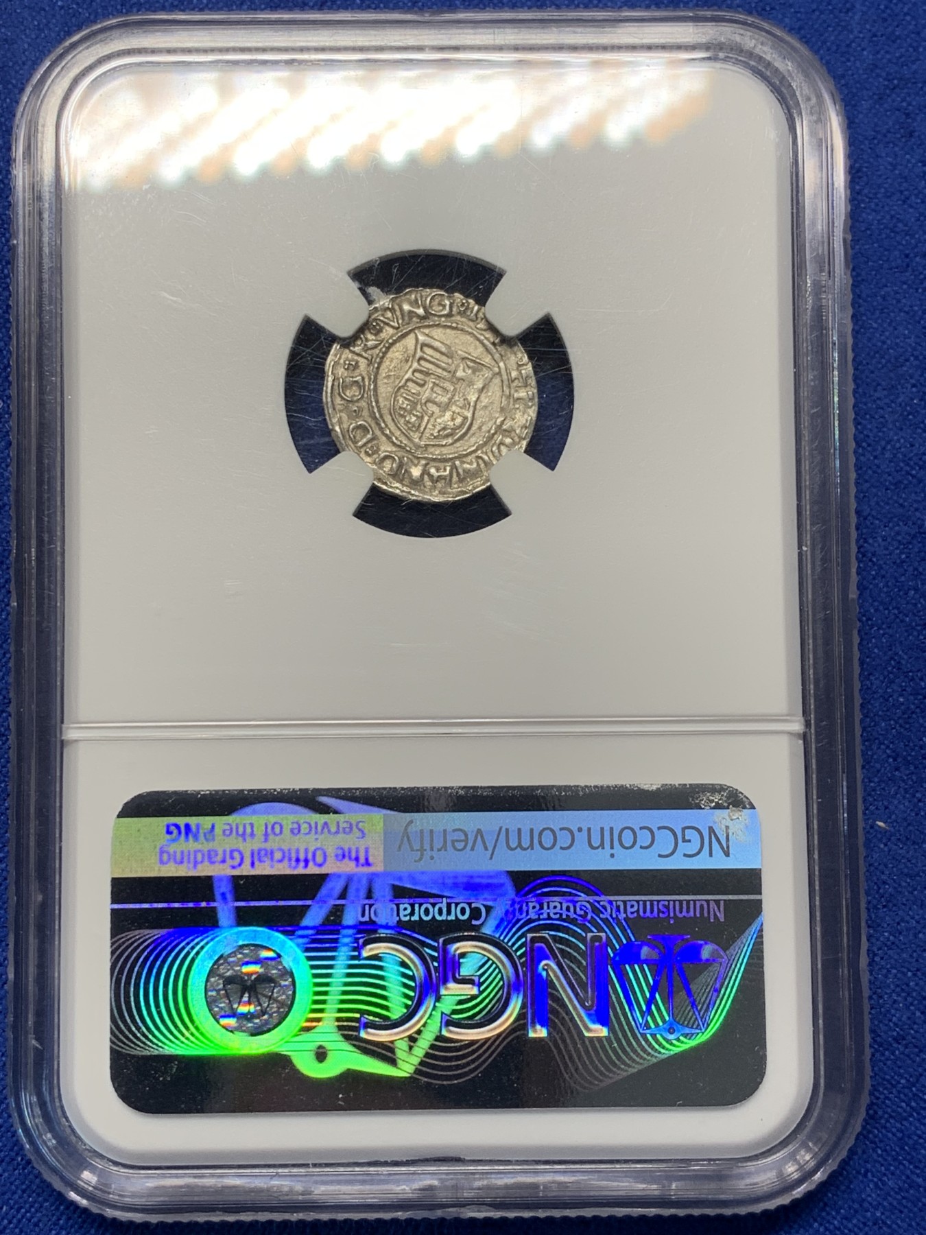 《竞宝斋》第208场-周日，周一 2场 (全场包邮) NGC MS62 匈牙利1545年圣母抱子1第纳尔打制银币，人物打制清晰