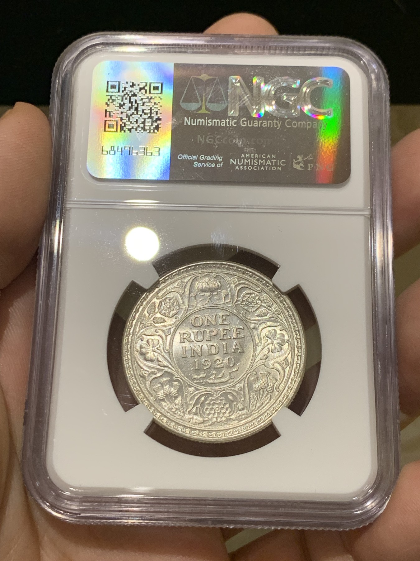 《竞宝斋》第208场-周日，周一 2场 (全场包邮) NGC-MS63 英属印度1920年C版乔五1卢比银币 BU原光美品