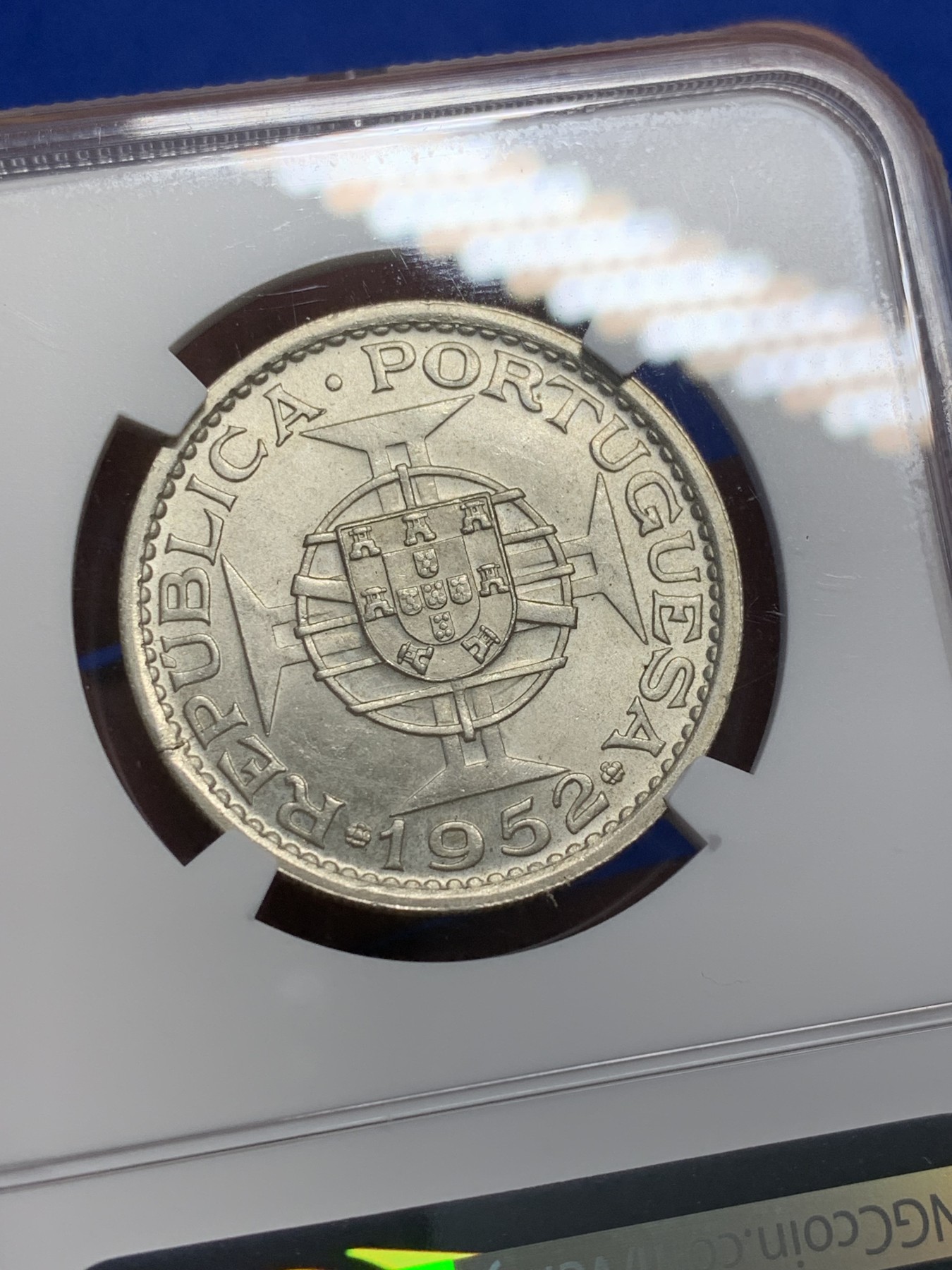 《竞宝斋》第208场-周日，周一 2场 (全场包邮) NGC-MS63 澳门1952年5元银币 热门品种