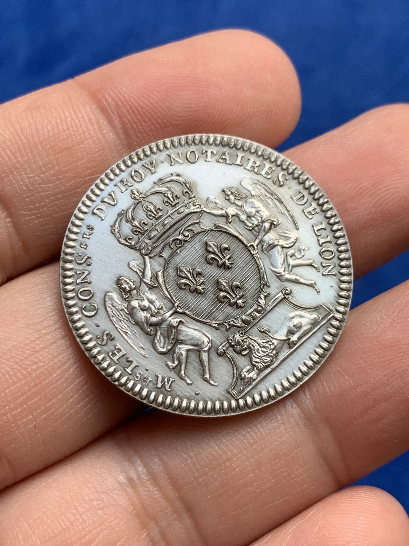 《竞宝斋》第208场-周日，周一 2场 (全场包邮) 法国天使与狮子银章 31.6mm 15g 边铭 丰饶角1