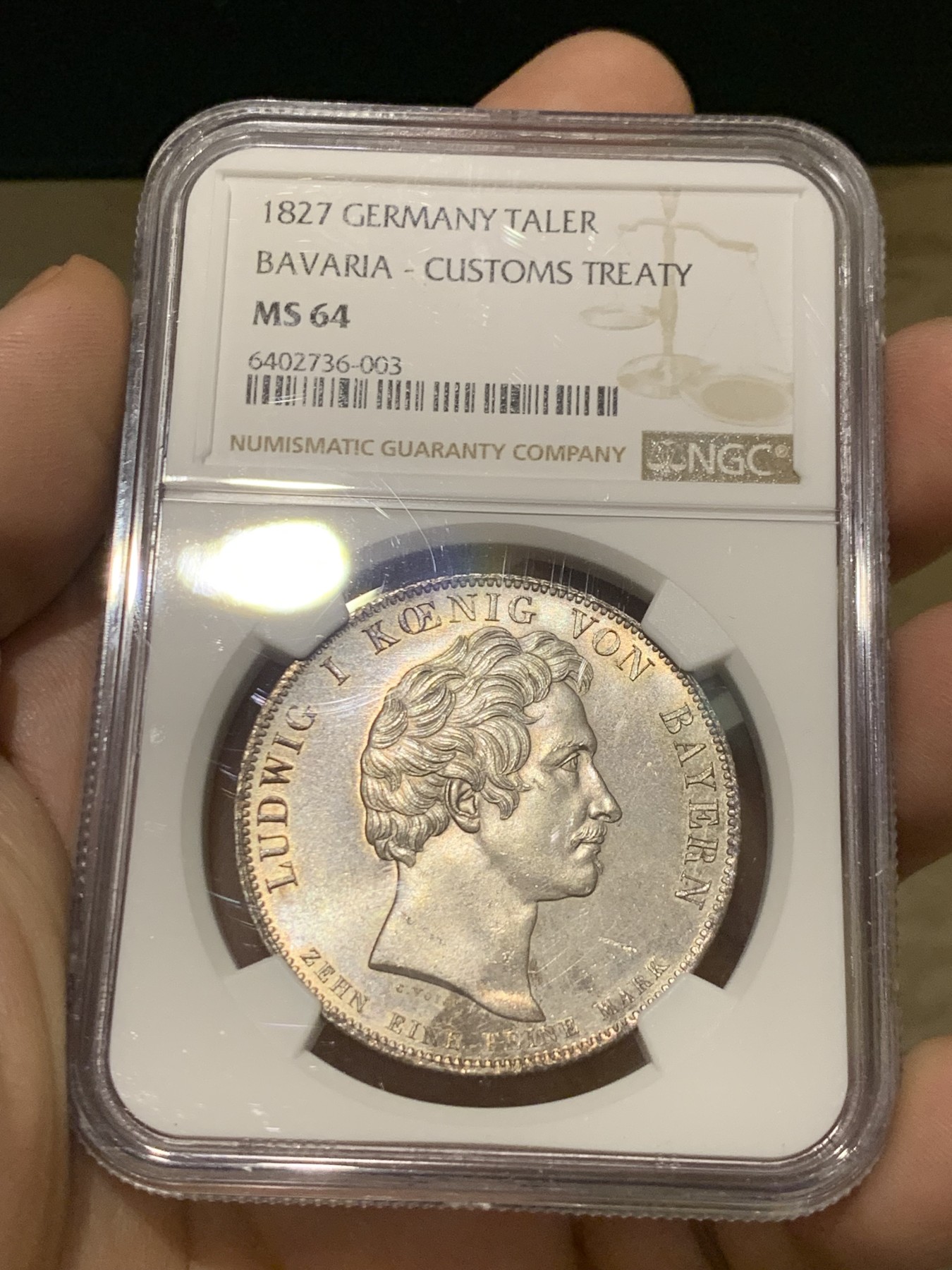《竞宝斋》第208场-周日，周一 2场 (全场包邮) NGC MS64 德国 1827  巴伐利亚路德维希一世 海关条约纪念大泰勒银币  底板细节包浆 一旦拥有别无所求