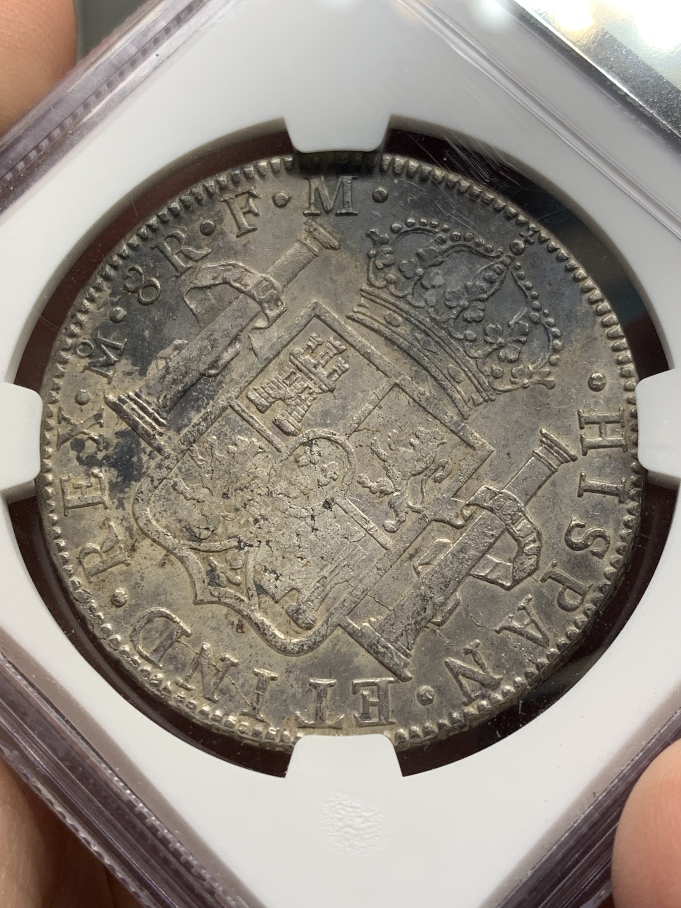 《竞宝斋》第208场-周日，周一 2场 (全场包邮) NGC AU 墨西哥1786MO 卡三8R双柱大银币 有小戳 整体深打 不错