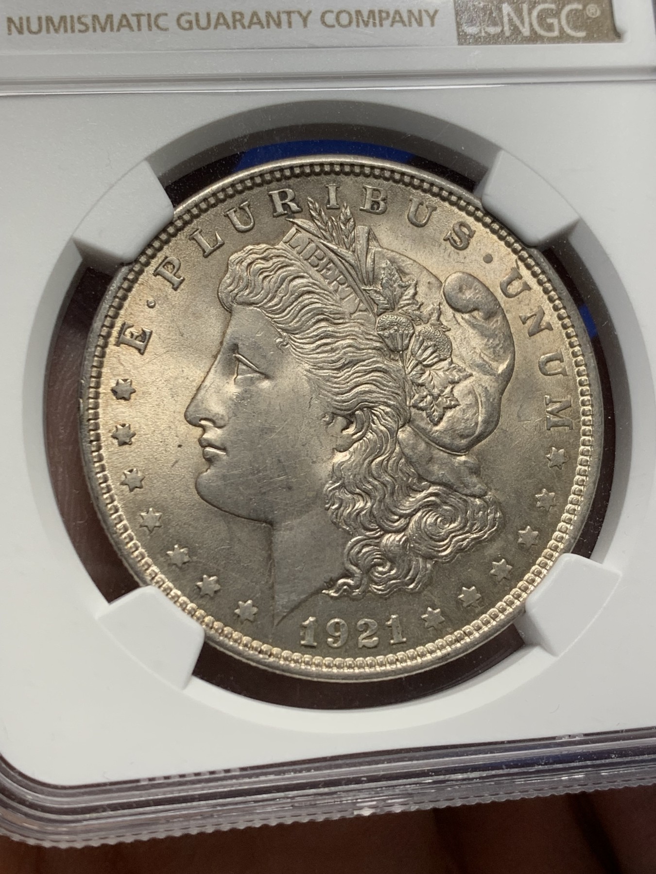 《竞宝斋》第208场-周日，周一 2场 (全场包邮) NGC-MS64 美国1921年摩根银币，底板洁净