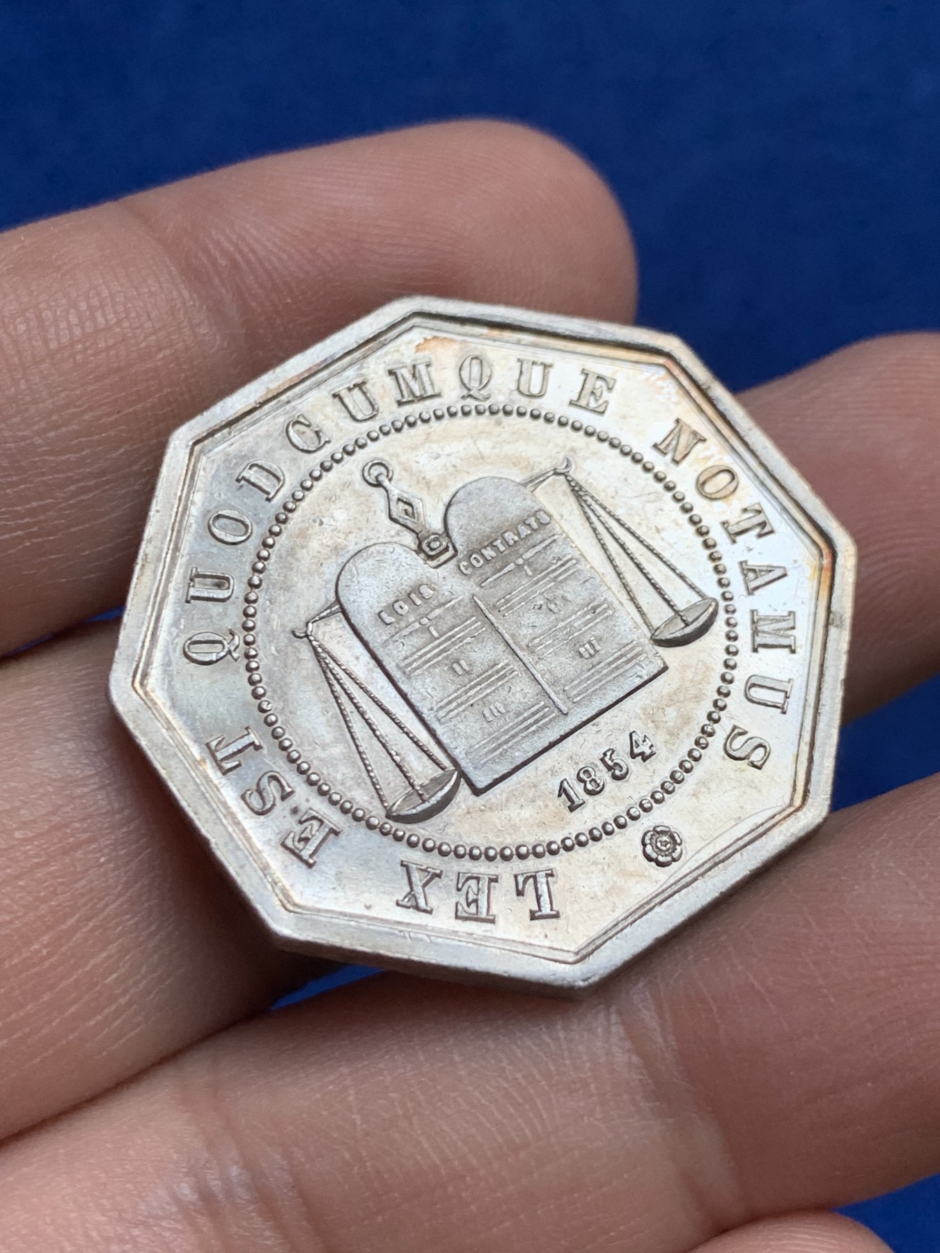 《竞宝斋》第208场-周日，周一 2场 (全场包邮) 法国八角银质代币，亚眠公证处，15.97g，31.8mm，丰饶角边铭