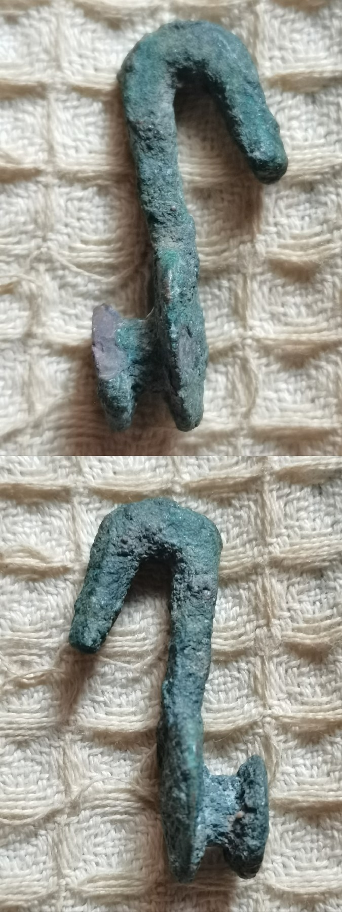 老铜袖珍带钩两个