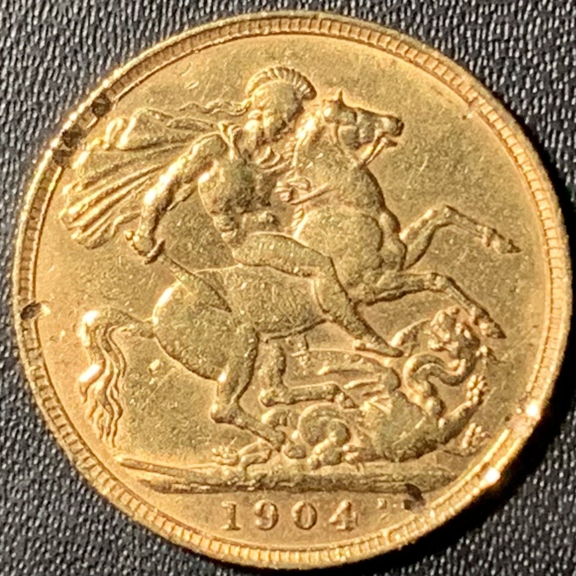 紫瑗钱币——第319期拍卖 英国 1904年 爱德华七世 1索维林(磅） 7.988克 0.917金 品相差如图