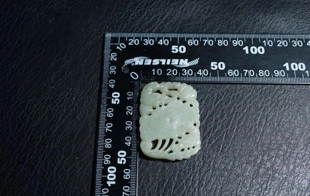 特色精选｜拍卖专场 明清工老和田玉一路连科挂件｜尺寸详见图九