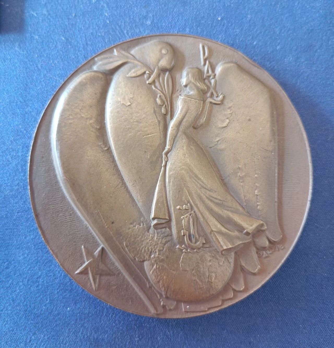外国章牌第十八期 1946年巴黎会议铜章，雕刻师：Galtié，68mm