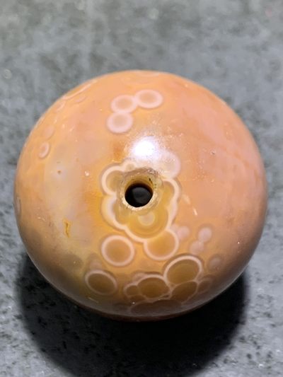 精美高玉化战国红玛瑙气泡纹大圆珠一颗！ 精美高玉化战国红玛瑙气泡纹大圆珠一颗！