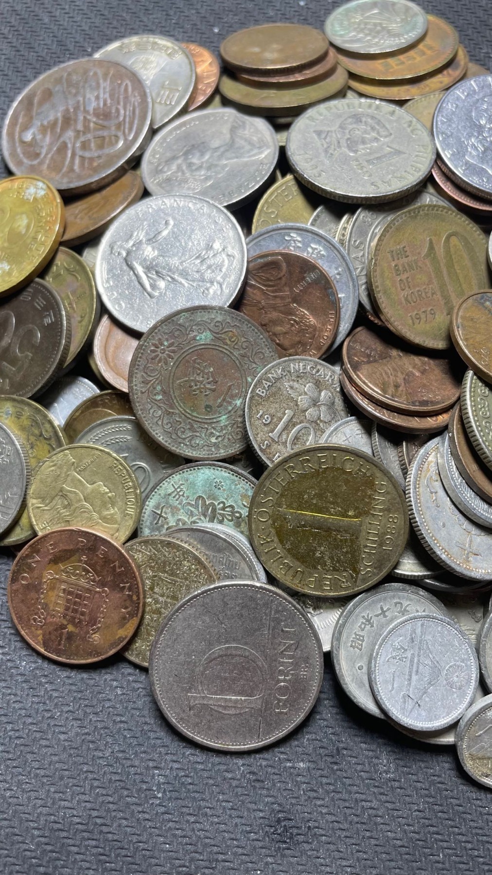 神仙姐姐散币专场第四期（无佣金，预留一期） 多国683克202个硬币，有多少氧化瑕疵币，不蒙不骗品相如图，介意者勿拍