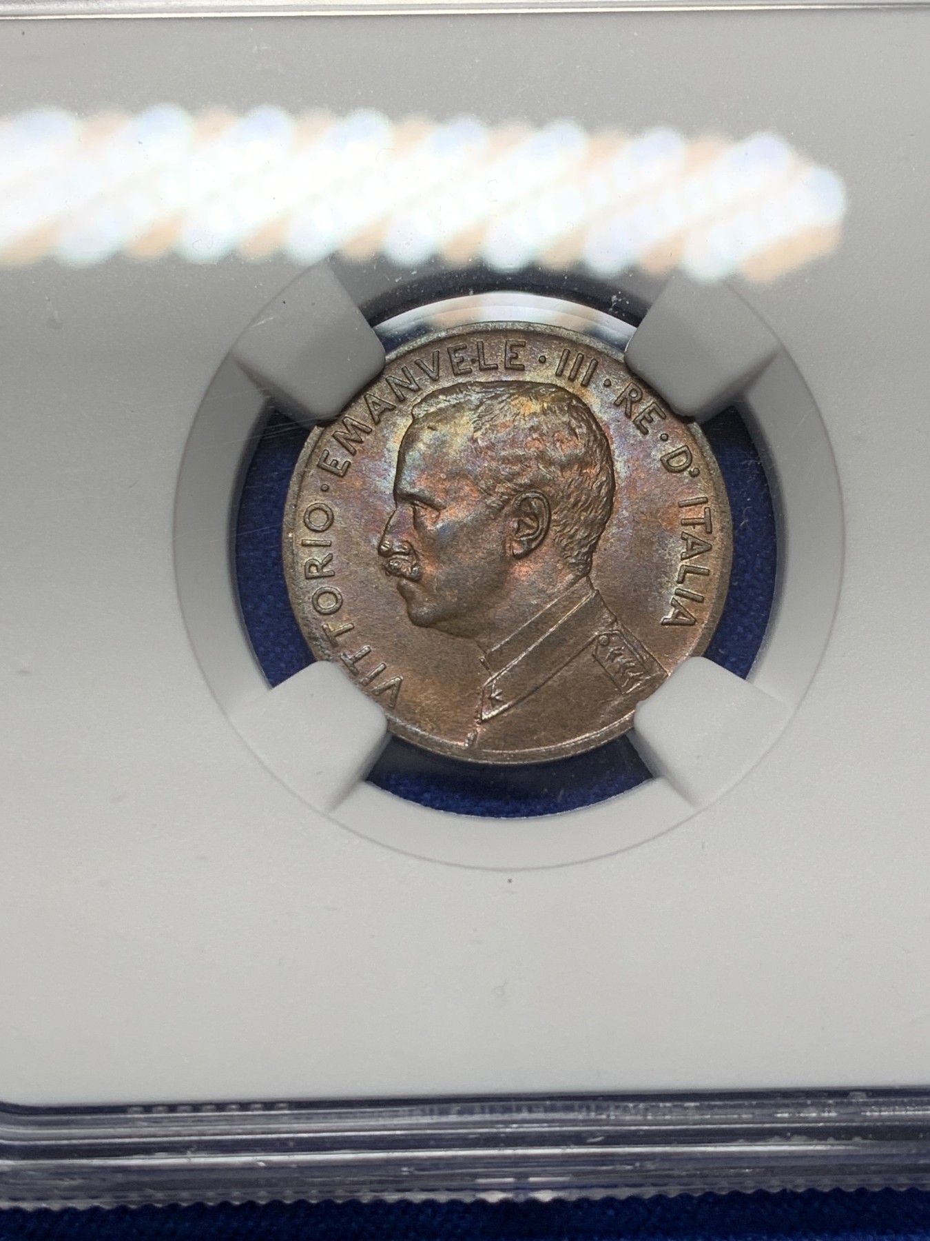 《竞宝斋》第209场-周日，周一 2场 (全场包邮) NGC MS62，意大利1909年，2分拿花铜币，早期年份