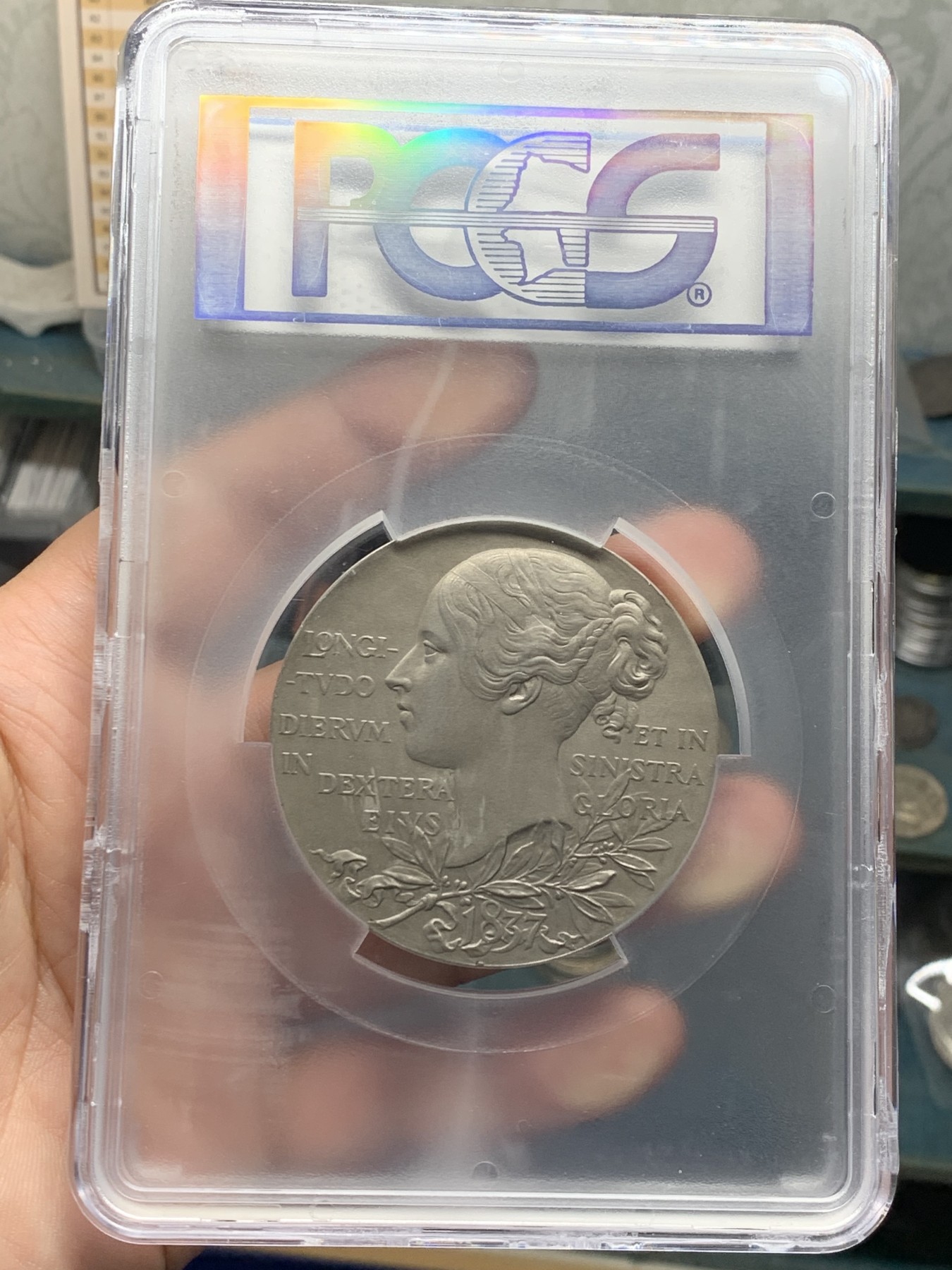 《竞宝斋》第209场-周日，周一 2场 (全场包邮) PCGS SP65 英国 1897年 维多利亚登基60周年纪念大银章 MATTE 磨砂板少见  55mm 84.7克 热门品种 大盒封装