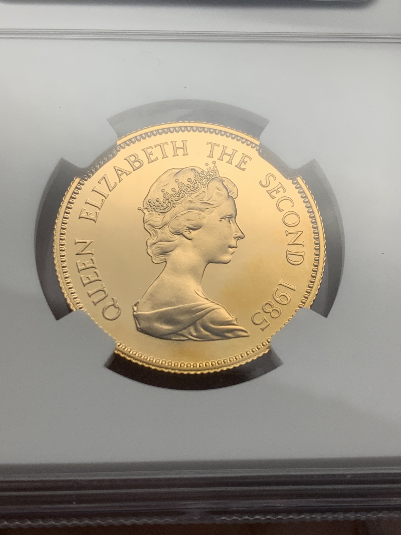 《竞宝斋》第209场-周日，周一 2场 (全场包邮) NGC PF68 UC 1985香港生肖牛年金币 15.97克 917金