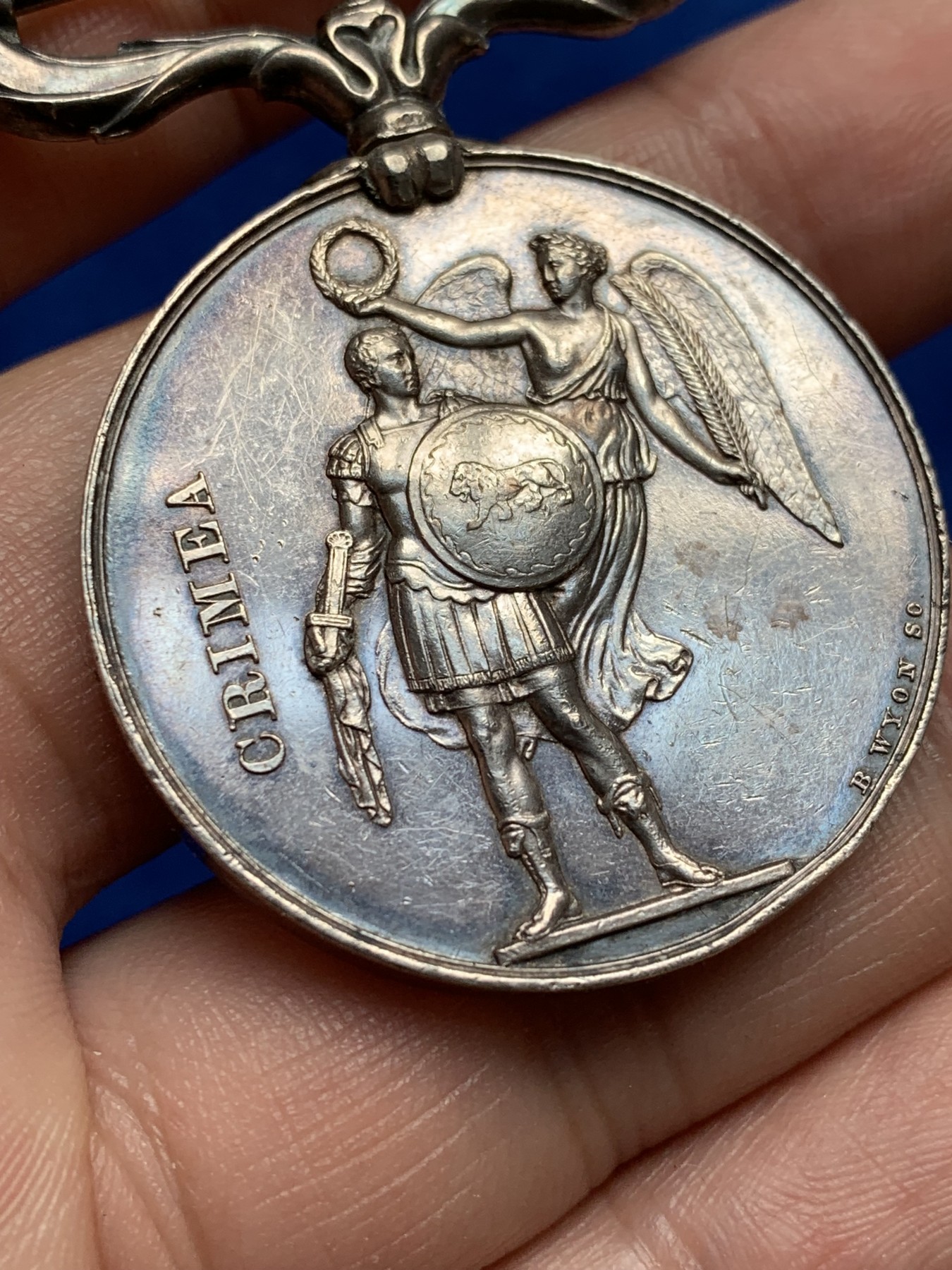 《竞宝斋》第209场-周日，周一 2场 (全场包邮) 1854年大英帝国克里米亚战争奖章 高点非常好 难得！36mm 总高51.6mm 35.5克