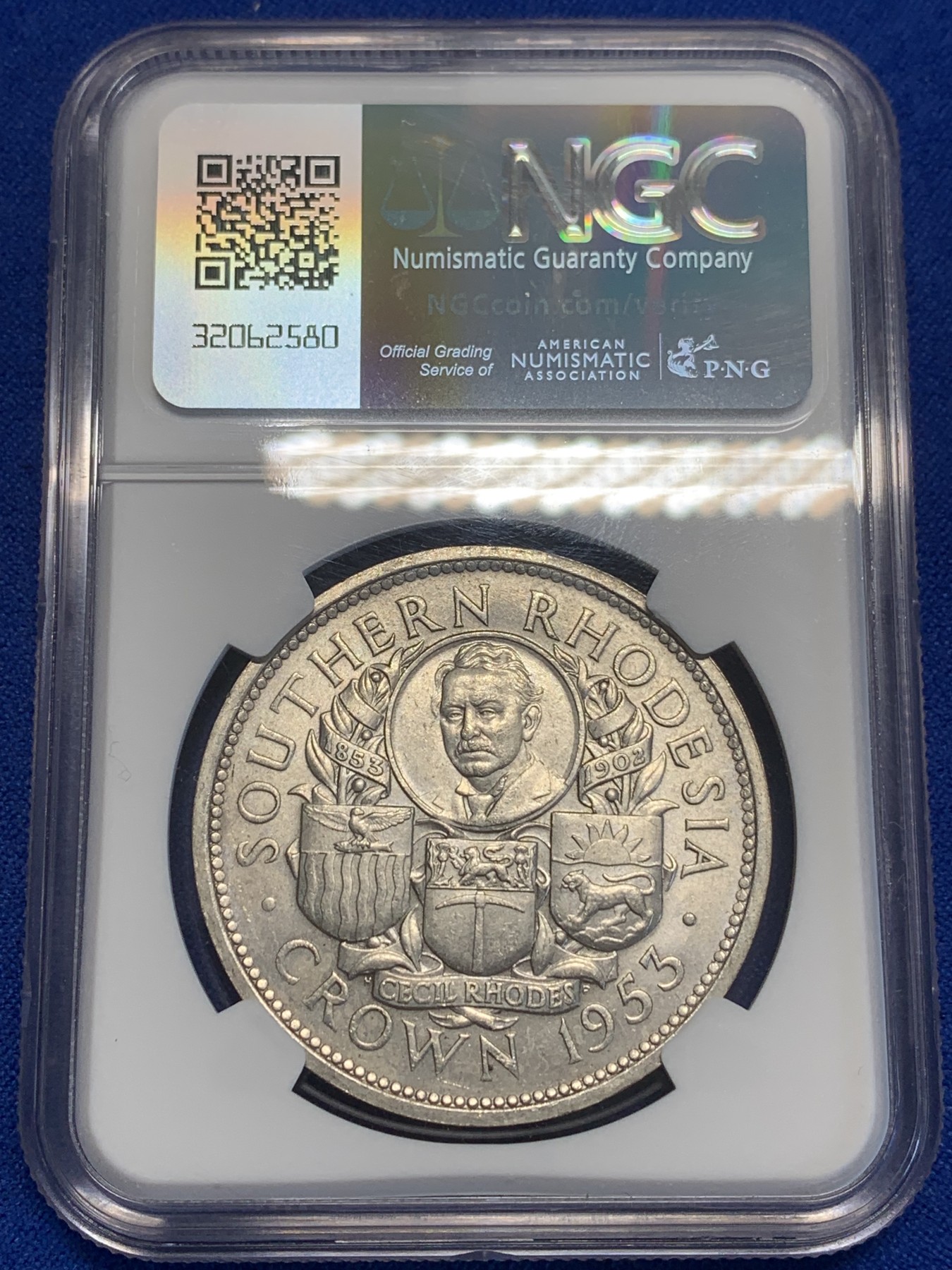 《竞宝斋》第209场-周日，周一 2场 (全场包邮) NGC MS64 南罗德西亚（津巴布韦）1953年纪念罗德斯诞辰一百周年一克朗大银币 全新转光