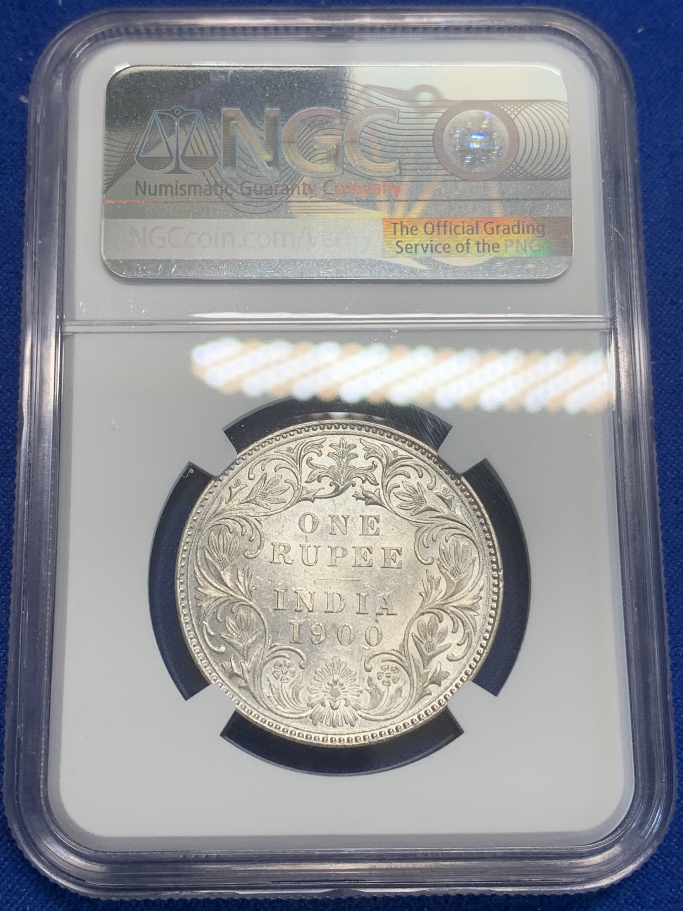 《竞宝斋》第209场-周日，周一 2场 (全场包邮) NGC UNC 印度1900年维多利亚1卢比银币