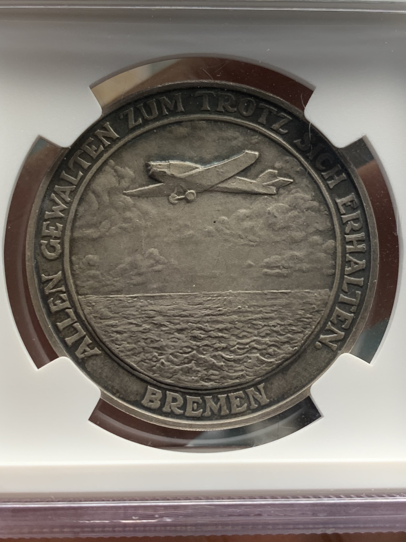 《竞宝斋》第209场-周日，周一 2场 (全场包邮) NGC MS63 德国1928年 不莱梅号 飞越大西洋纪念 银章 加厚盒装