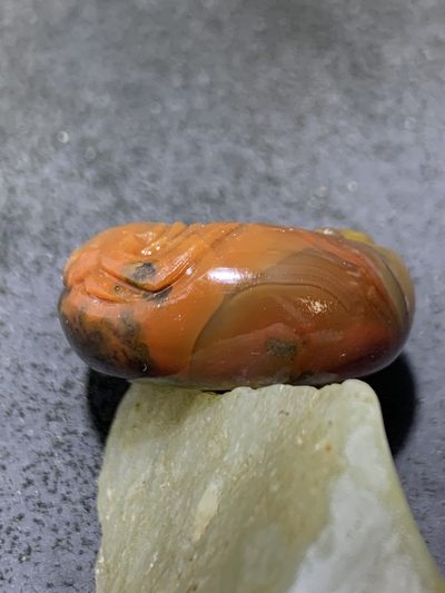 精美亚光冻料战国红玛瑙手工雕刻一心向佛，吉祥如意平安扣一个 精美亚光冻料战国红玛瑙手工雕刻一心向佛，吉祥如意平安扣一个