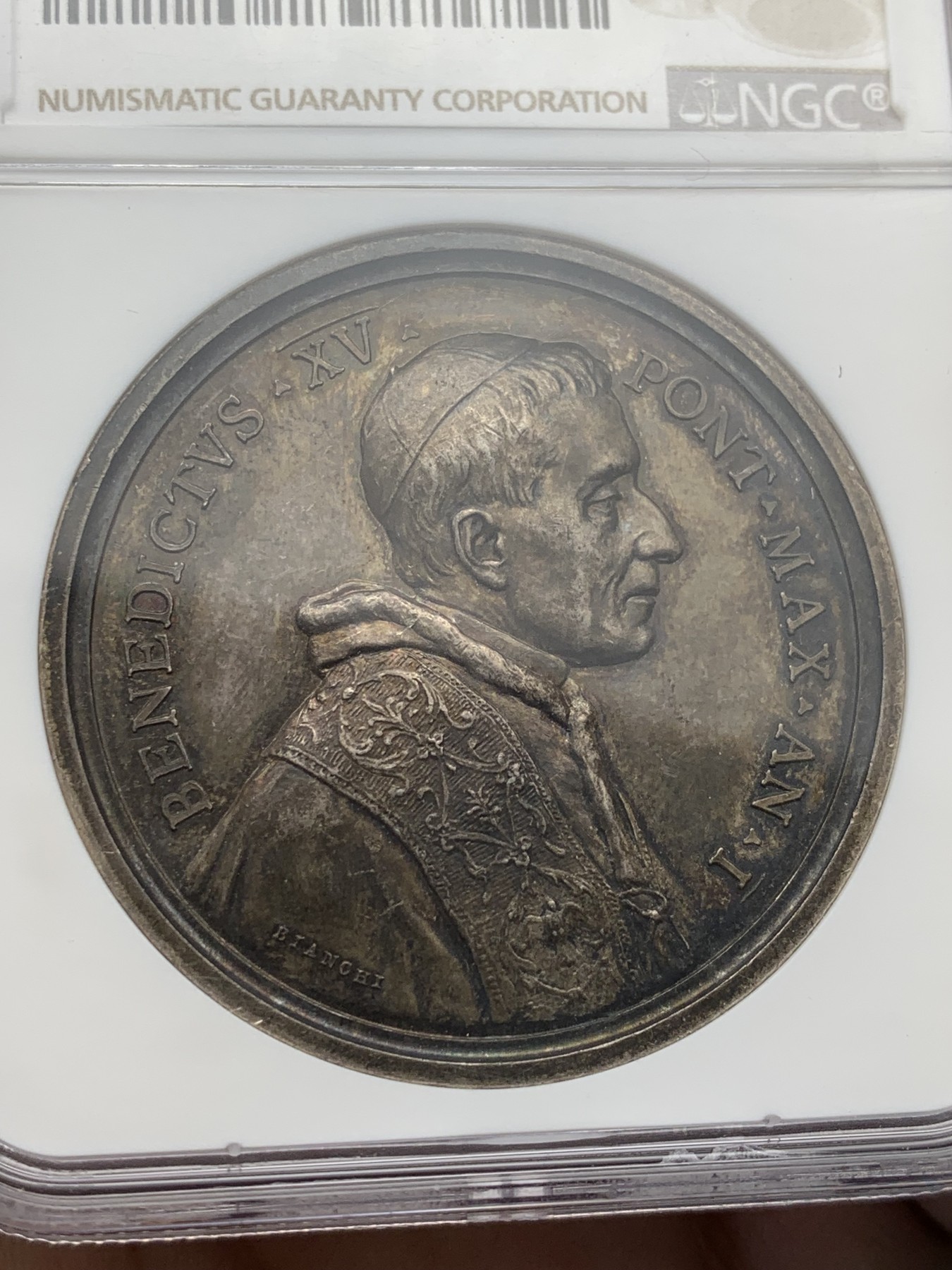 《竞宝斋》第209场-周日，周一 2场 (全场包邮) NGC-MS62 梵蒂冈 1914 教宗本内迪克十五世纪念银章 双面深彩包浆 非常不错