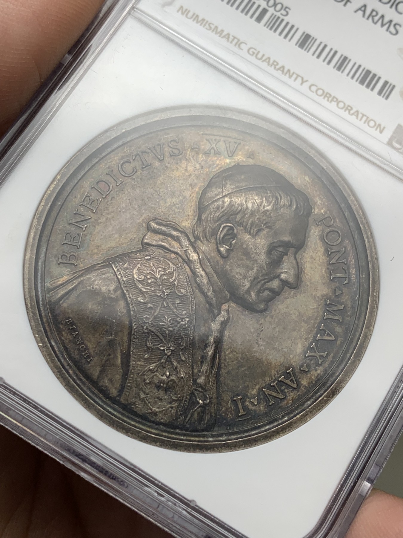 《竞宝斋》第209场-周日，周一 2场 (全场包邮) NGC-MS62 梵蒂冈 1914 教宗本内迪克十五世纪念银章 双面深彩包浆 非常不错