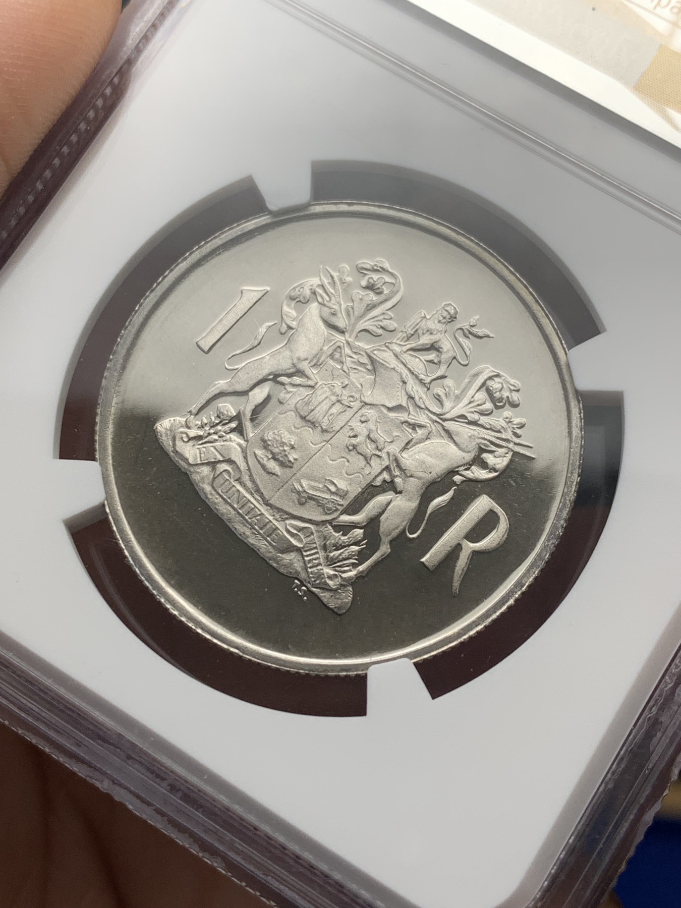 《竞宝斋》第209场-周日，周一 2场 (全场包邮) NGC PF66CA 南非1969年1兰特流通银币